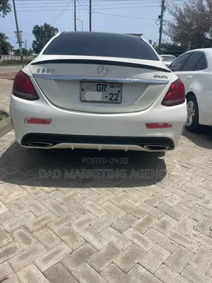 Mercedes-Benz C300 Base 4Matic Sedan AWD (2.0L 4cyl 7A) 2016 White