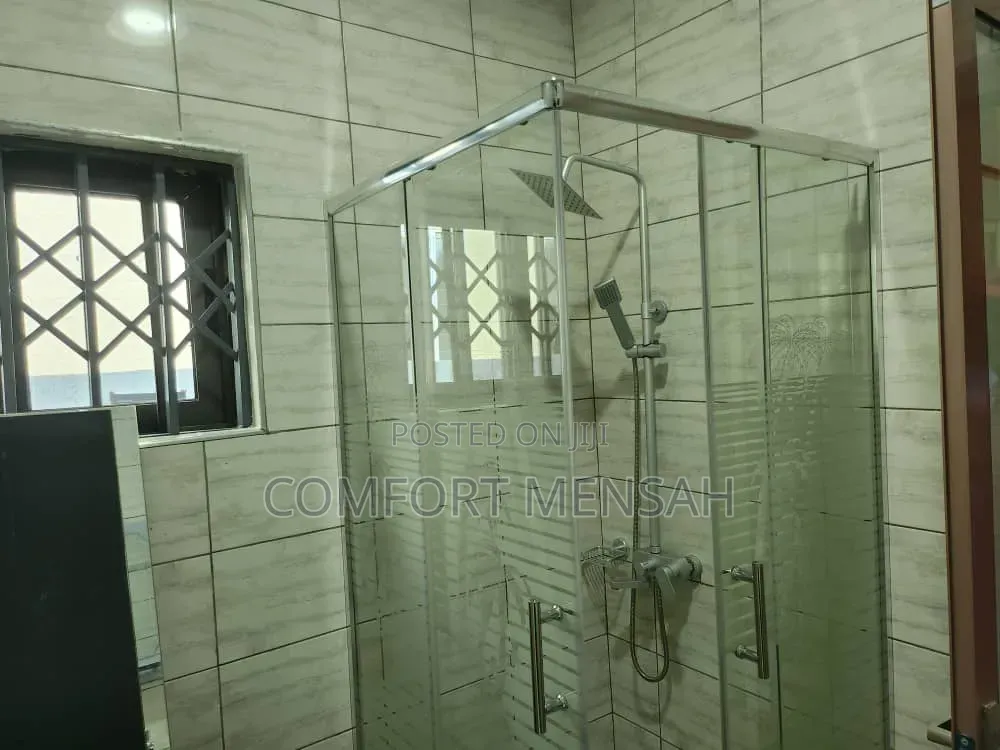 3bdrm House in Ashcom Properties, Baatsona Total for rent