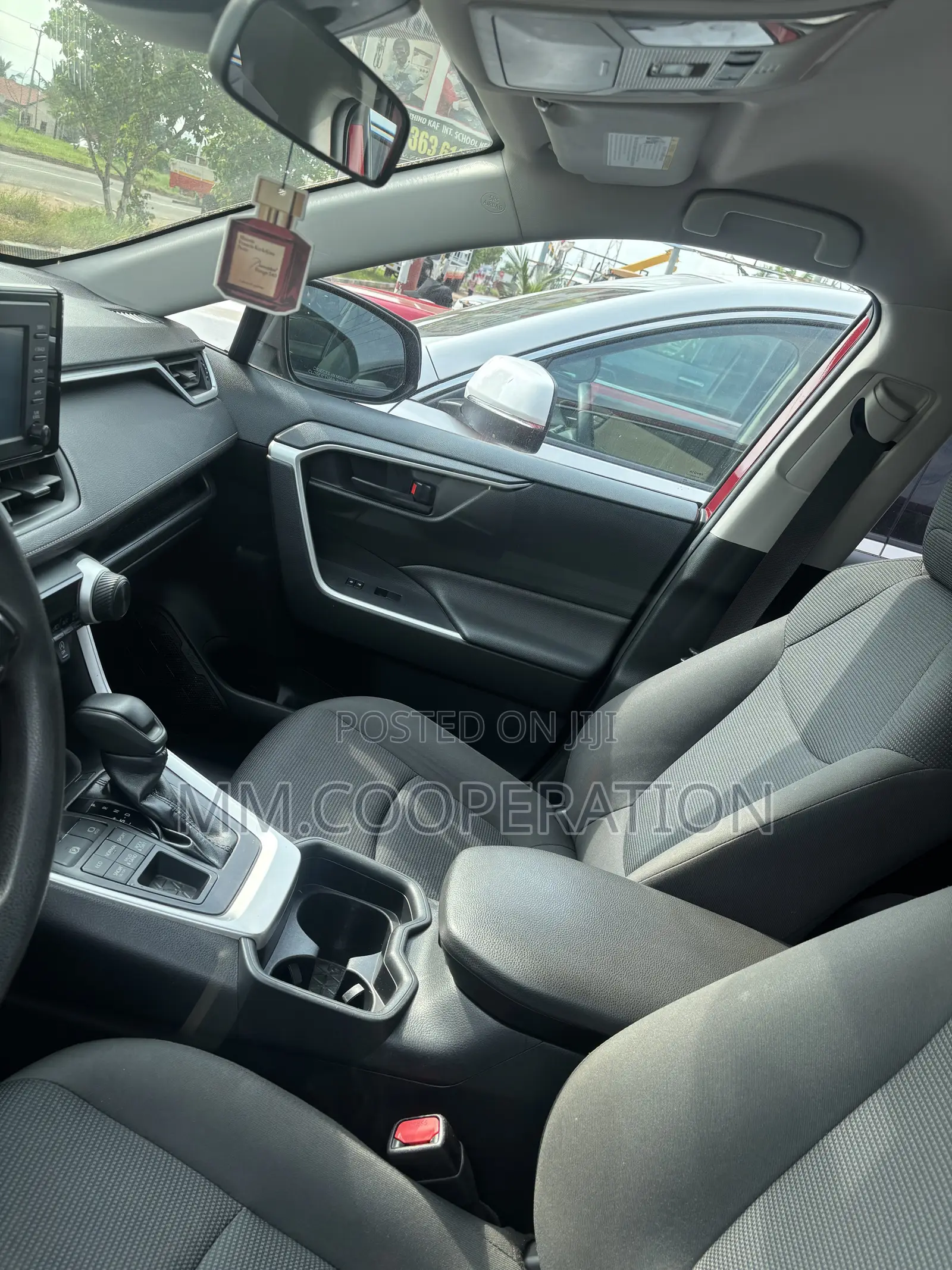 Toyota RAV4 LE AWD 2019 Red
