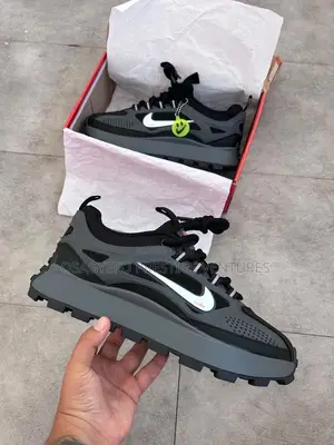 Nike Men’S Luxury Trail Sneakers