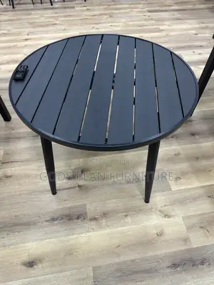 Outdoor Dining Table (90r)