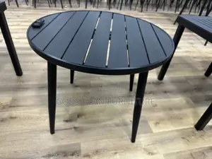 Outdoor Dining Table (90r)