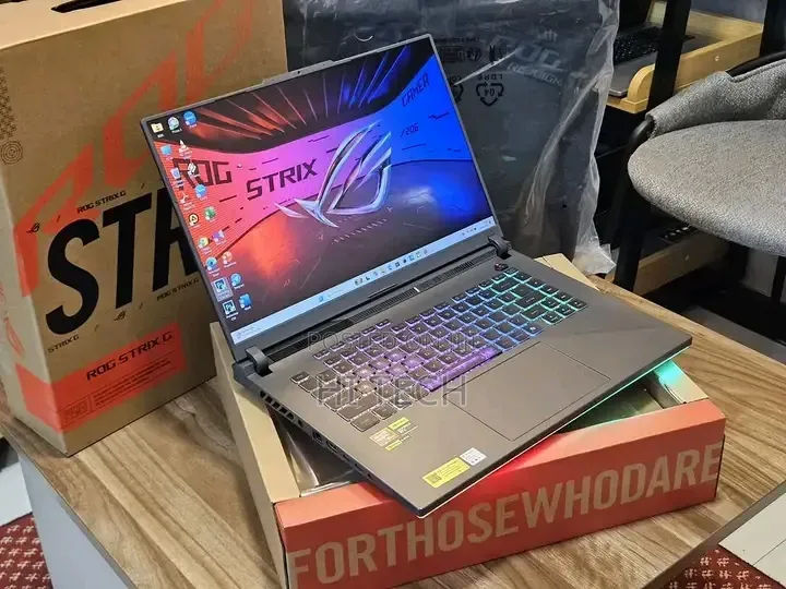 New Laptop Asus ROG Strix G17 16GB AMD Ryzen 9 SSD 512GB