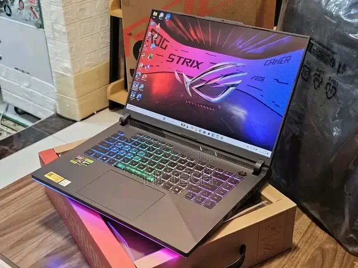 New Laptop Asus ROG Strix G17 16GB AMD Ryzen 9 SSD 512GB