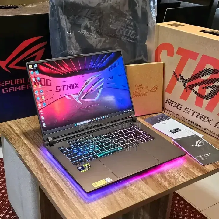 New Laptop Asus ROG Strix G17 16GB Intel Core Ultra 9 SSD 1T
