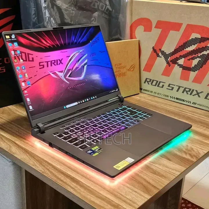 New Laptop Asus ROG Strix G17 16GB Intel Core Ultra 9 SSD 1T