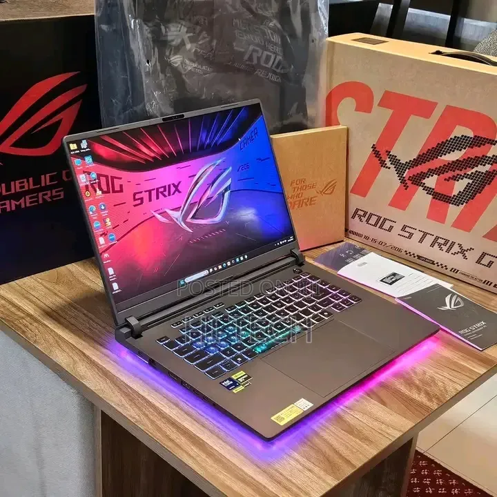 New Laptop Asus ROG Strix G17 16GB Intel Core Ultra 9 SSD 1T
