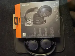 Jbl Tune 520 Headphones Slightly Used