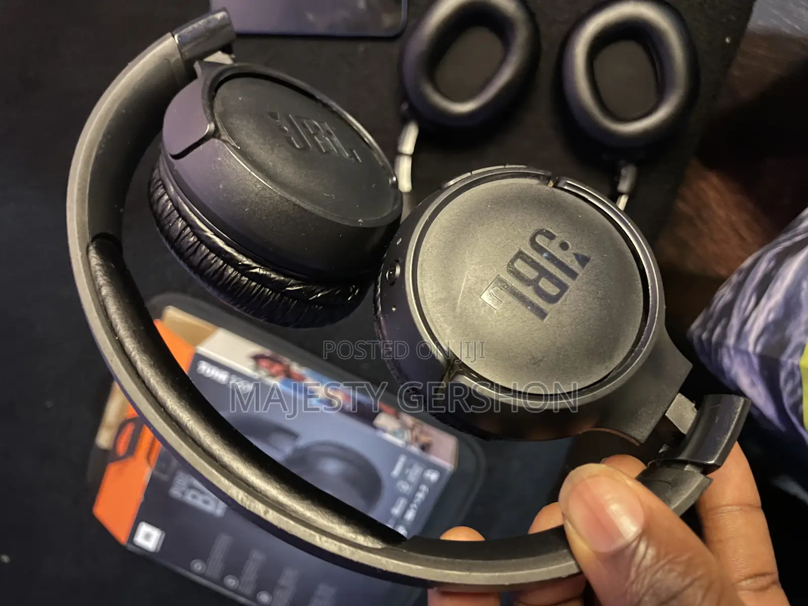 Jbl Tune 520 Headphones Slightly Used