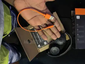 Jbl Tune 520 Headphones Slightly Used