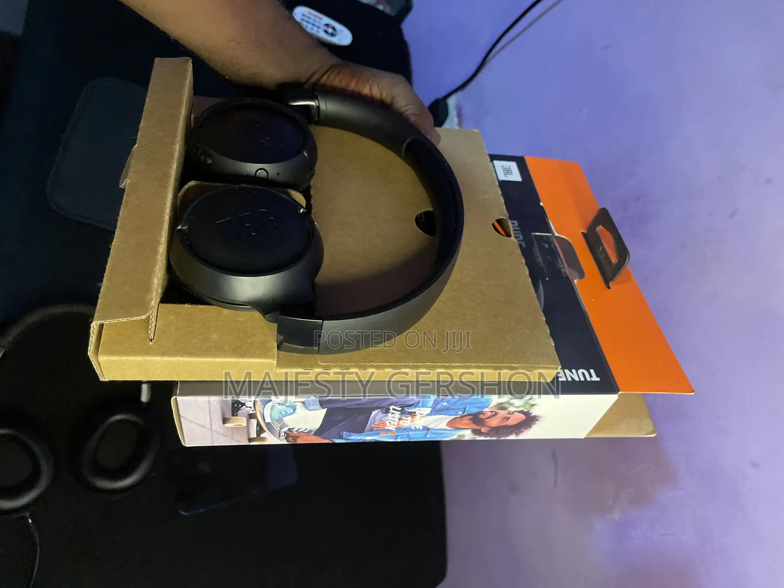 Jbl Tune 520 Headphones Slightly Used