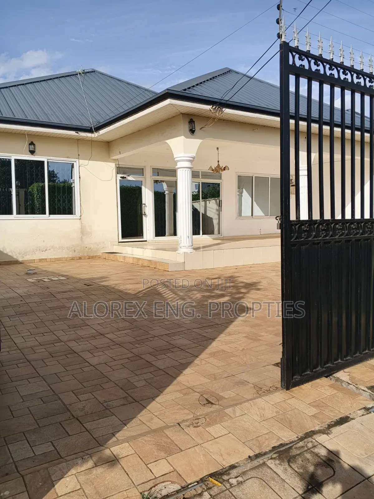 3bdrm House in Adenta Ashieyie, Frafraha for rent