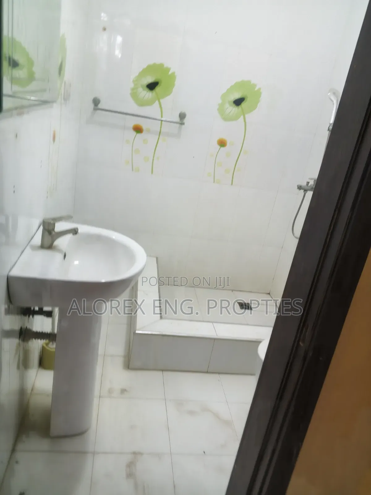 3bdrm House in Adenta Ashieyie, Frafraha for rent