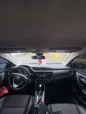 Toyota Corolla SE (1.8L 4cyl 2A) 2019