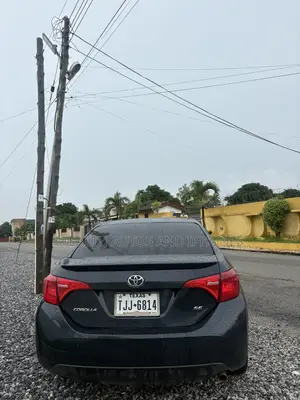 Toyota Corolla SE (1.8L 4cyl 2A) 2019