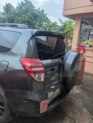 Toyota RAV4 2.0 VVT-i 2008 Green