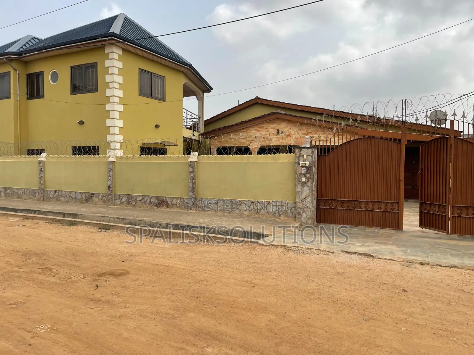 Furnished 5bdrm House in West Hills for sale