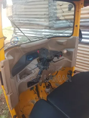 Bajaj RE 2025 Yellow