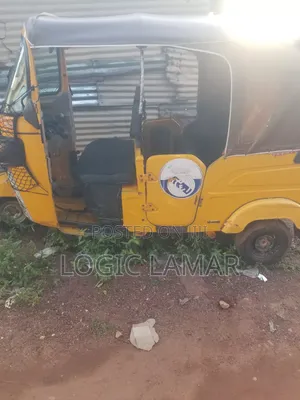 Bajaj RE 2025 Yellow
