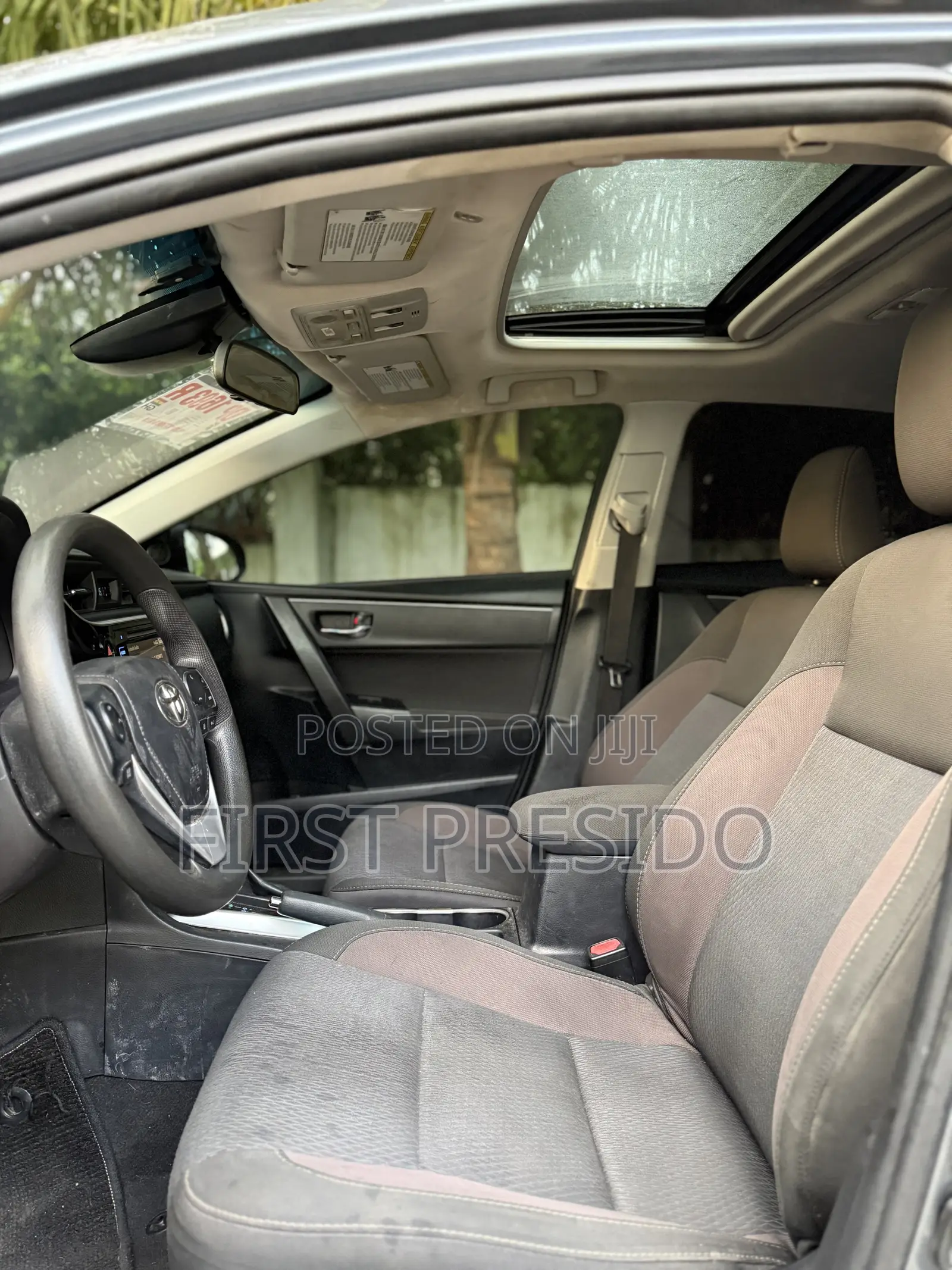 Toyota Corolla LE Eco (1.8L 4cyl 2A) 2019 Gray