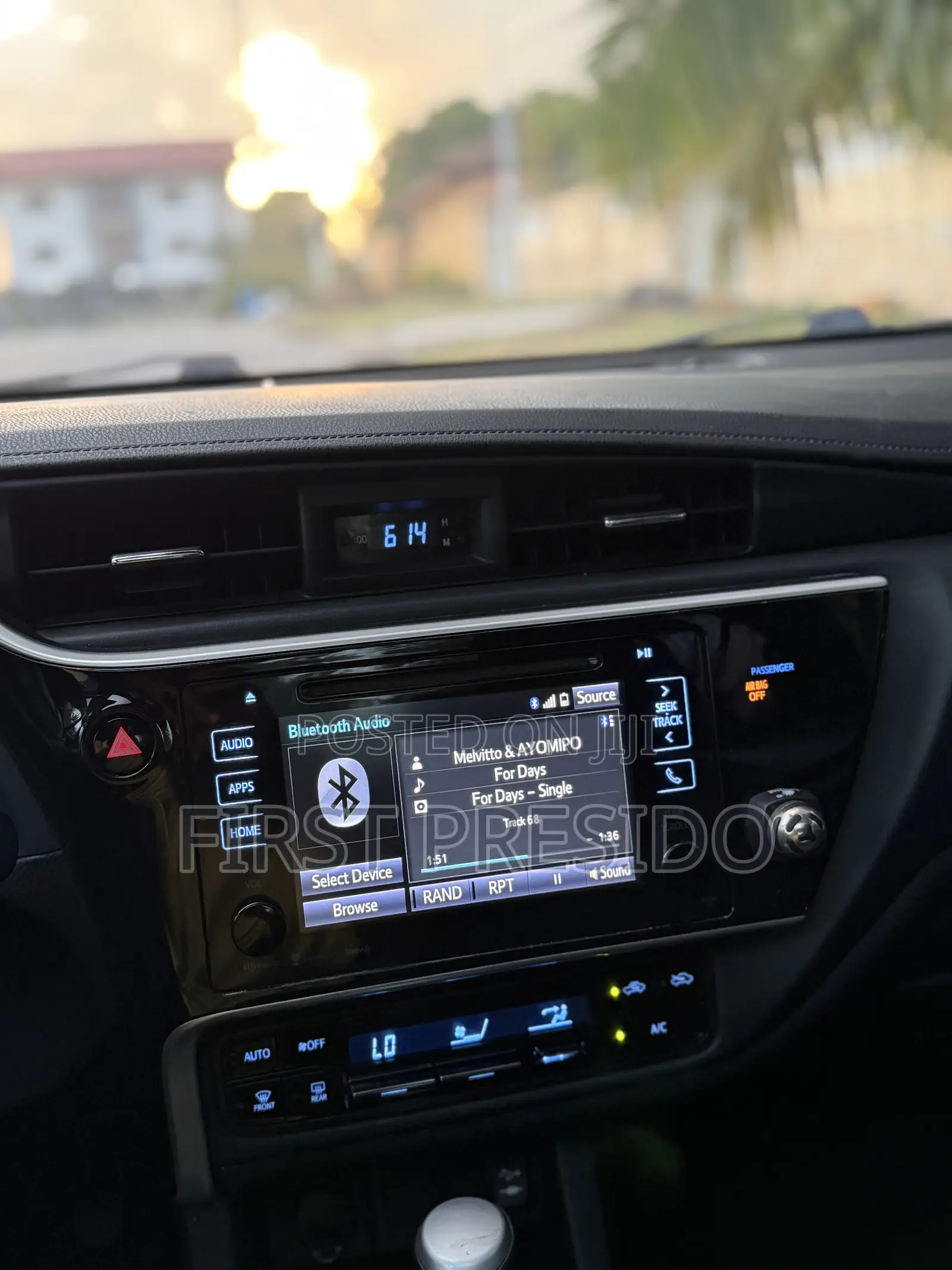 Toyota Corolla LE Eco (1.8L 4cyl 2A) 2019 Gray