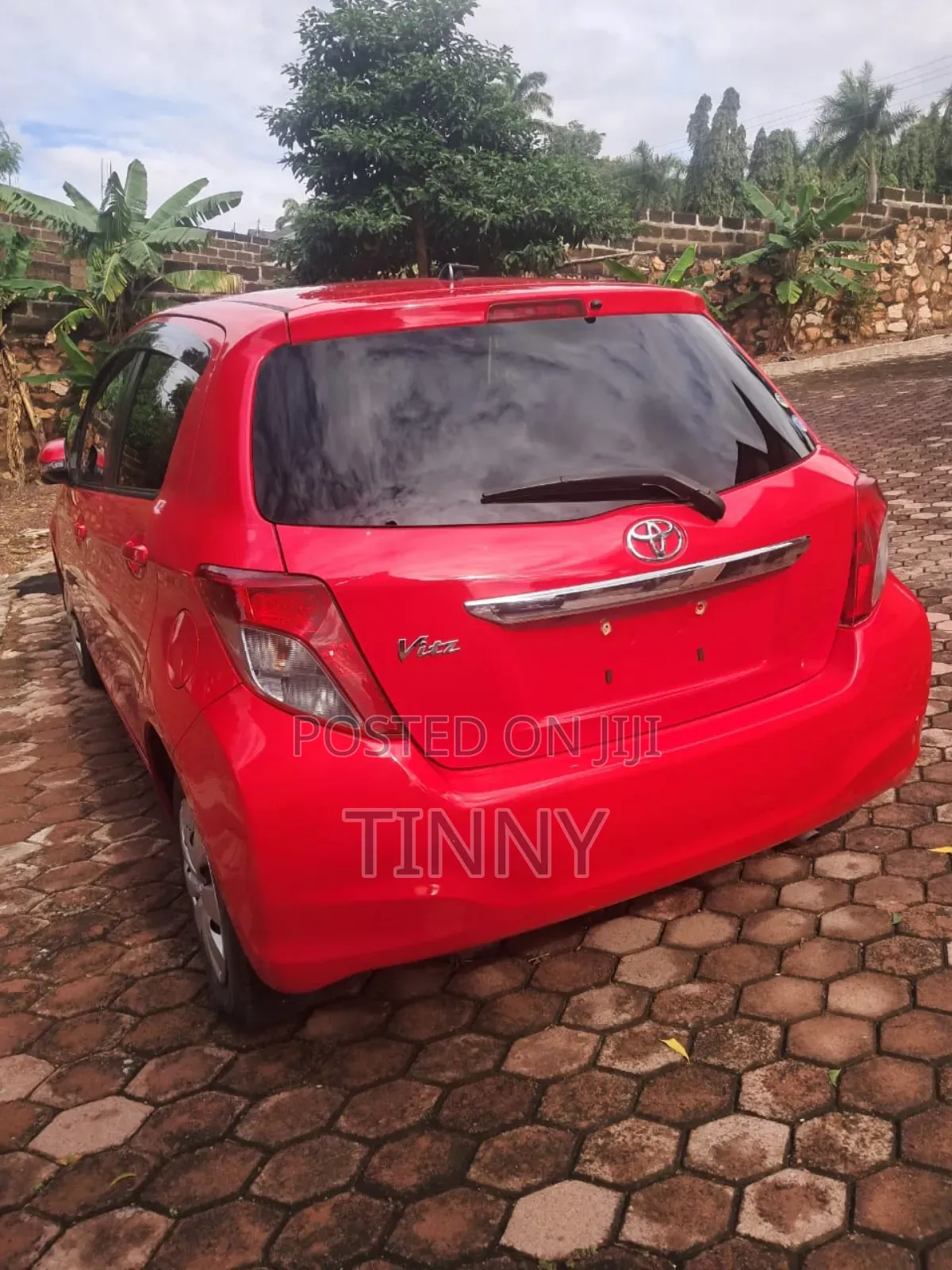 Toyota Vitz 1.3 AWD 5dr 2014 Red