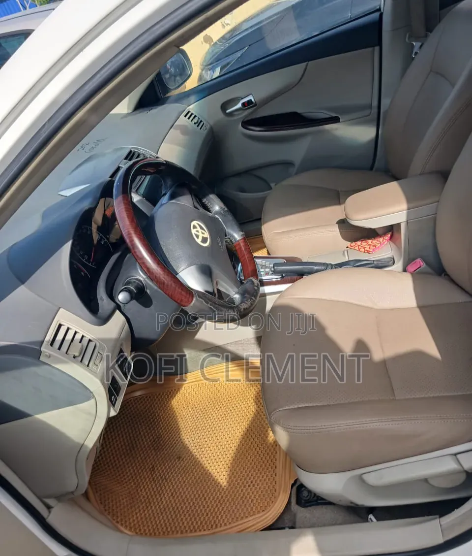 Toyota Corolla 2012 White