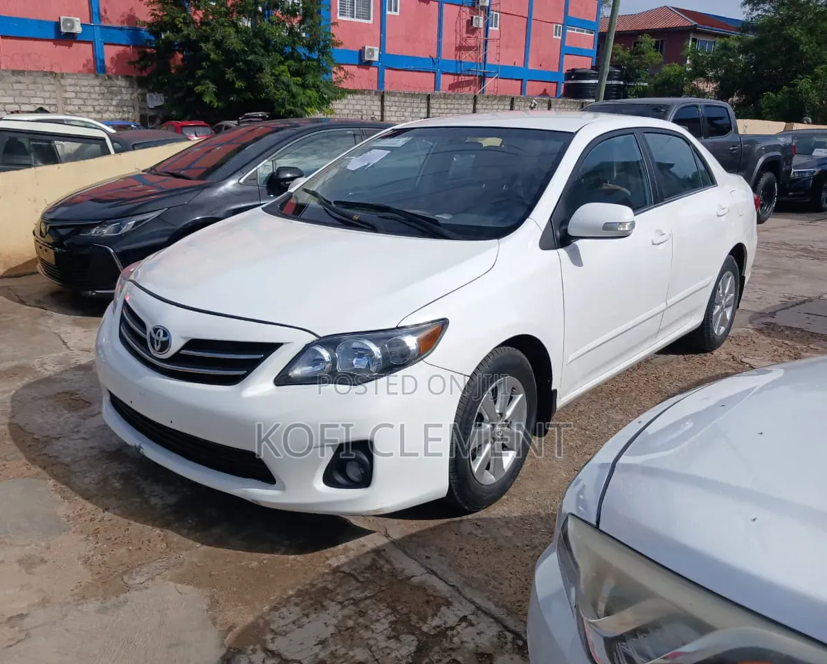 Toyota Corolla 2012 White