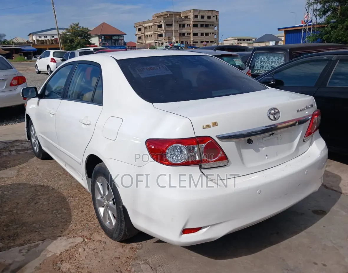 Toyota Corolla 2012 White