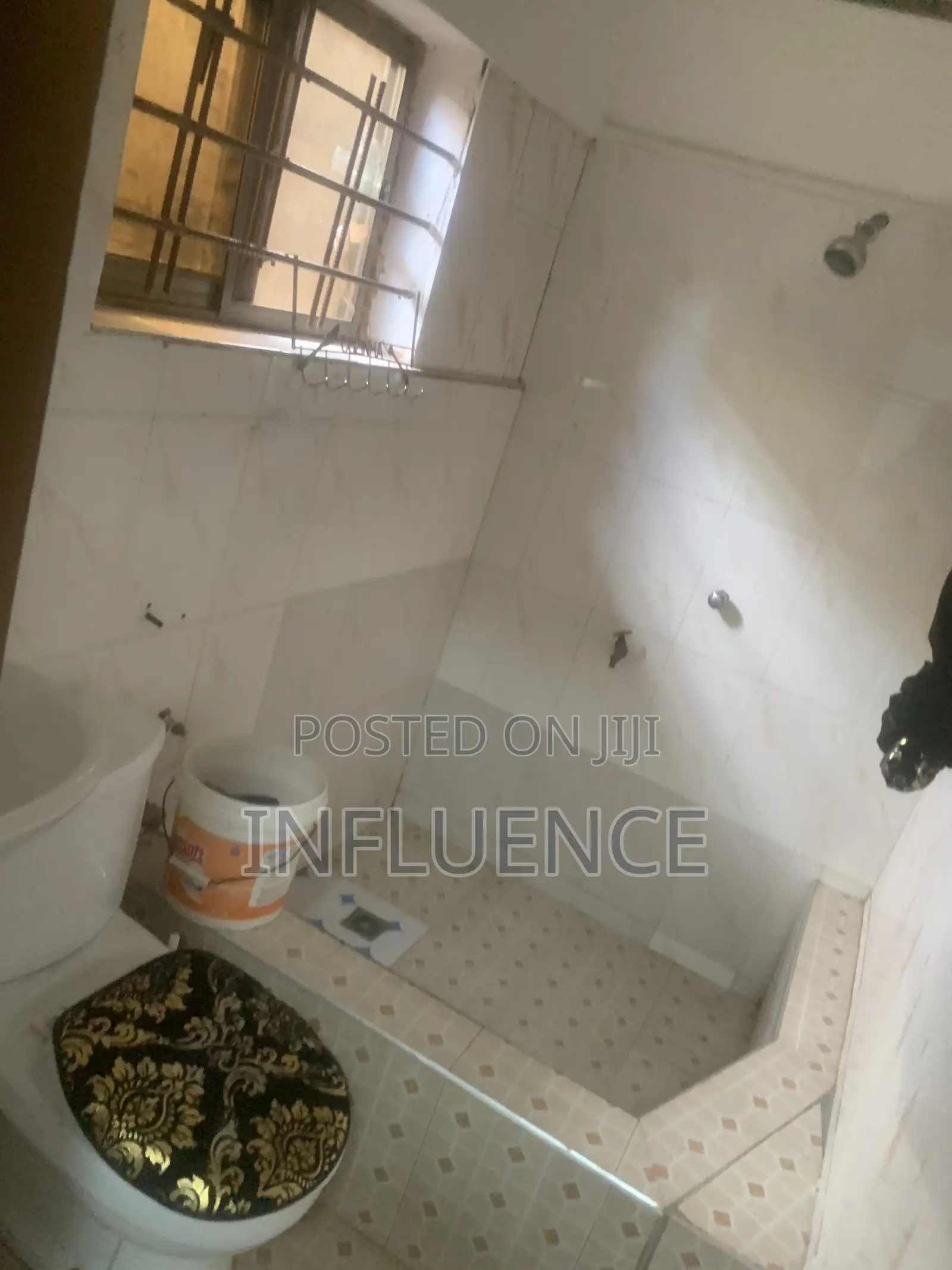 1bdrm Apartment in Palace Mall Area, Spintex for rent