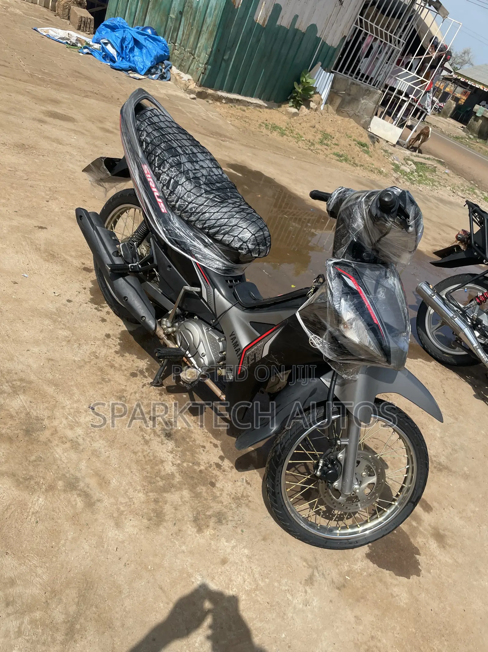 Yamaha 2025 Black