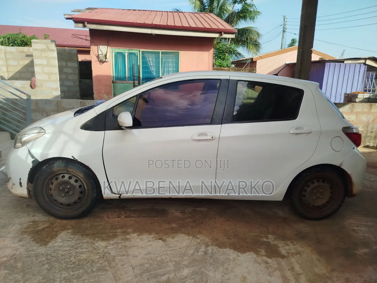 Toyota Yaris LE Hatchback 5dr 2012 White