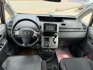Toyota Voxy 2013 Black