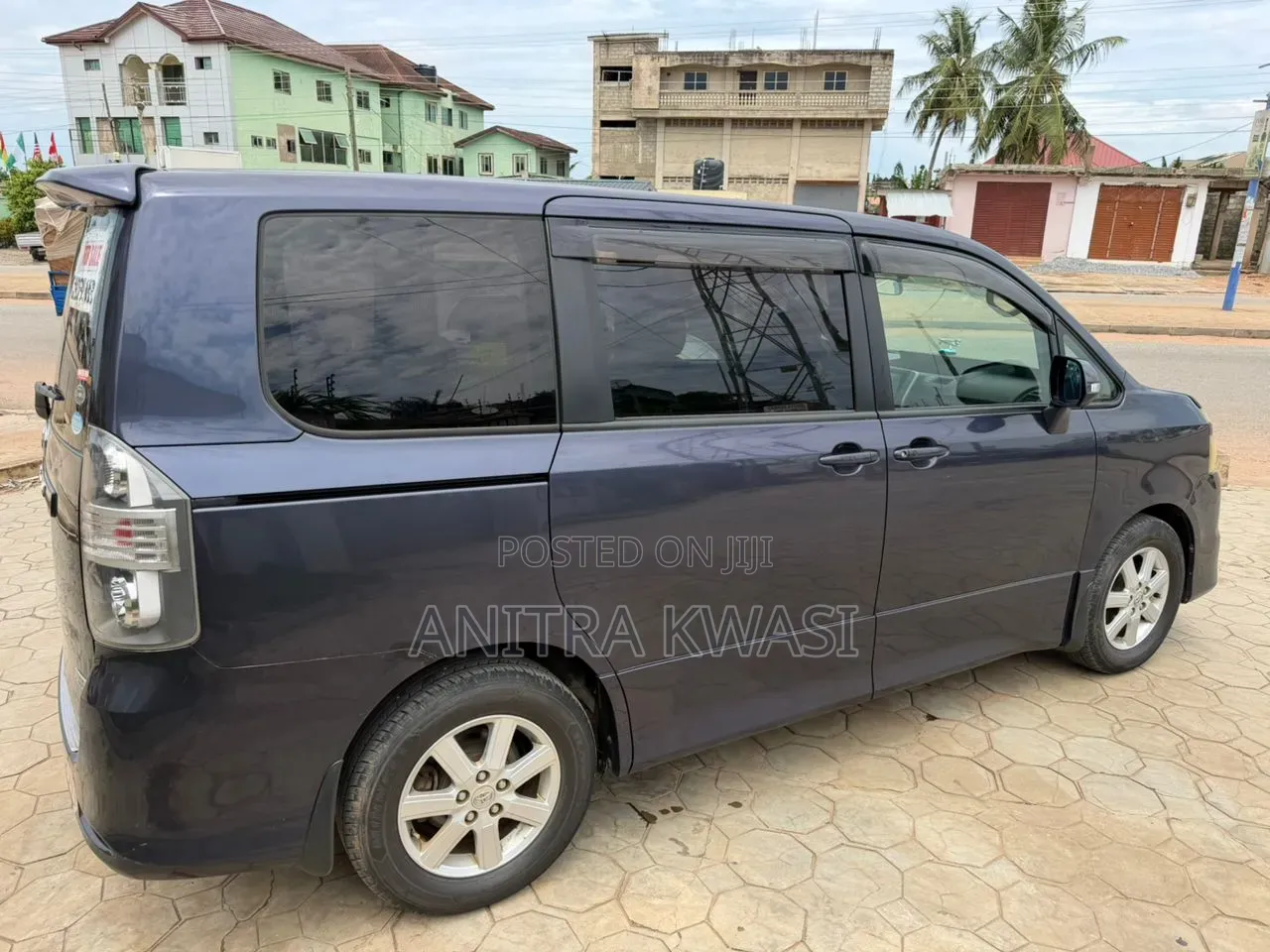 Toyota Voxy 2013 Black