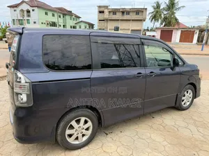 Toyota Voxy 2013 Black