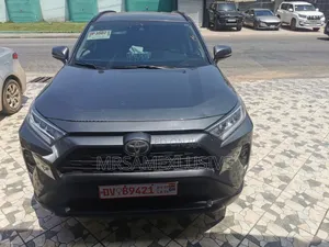 Toyota RAV4 2021 Gray