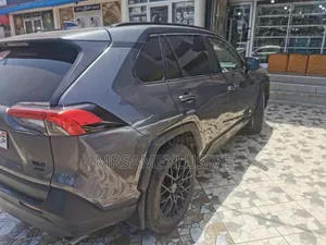 Toyota RAV4 2021 Gray