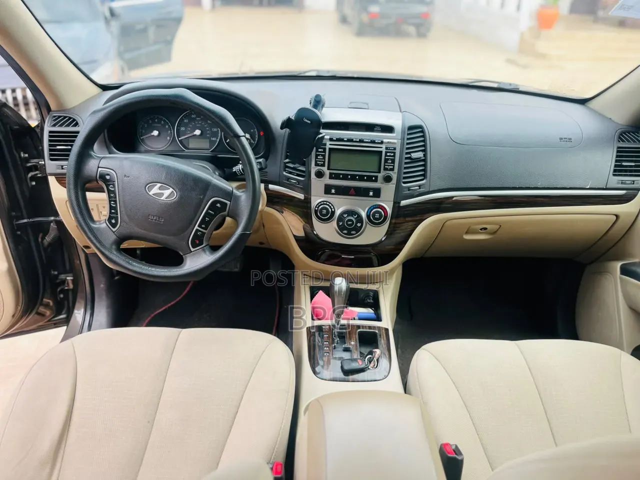 Hyundai Santa Fe 2011 Brown