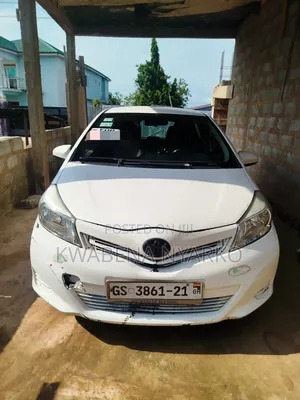Toyota Yaris LE Hatchback 5dr 2012 White