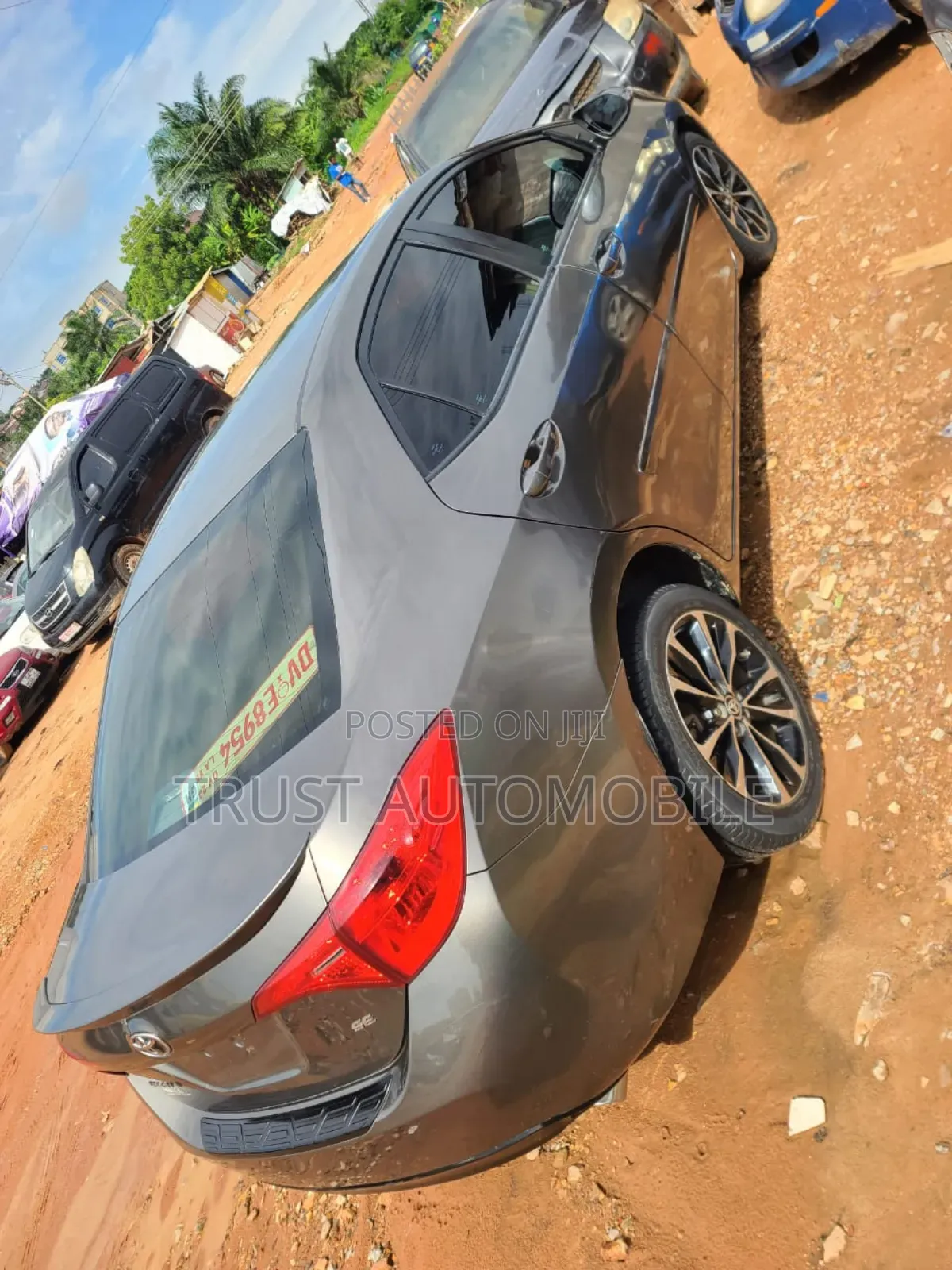 Toyota Corolla SE 4dr Sedan (1.8L 4cyl CVT) 2017 Gray