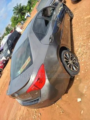 Toyota Corolla SE 4dr Sedan (1.8L 4cyl CVT) 2017 Gray