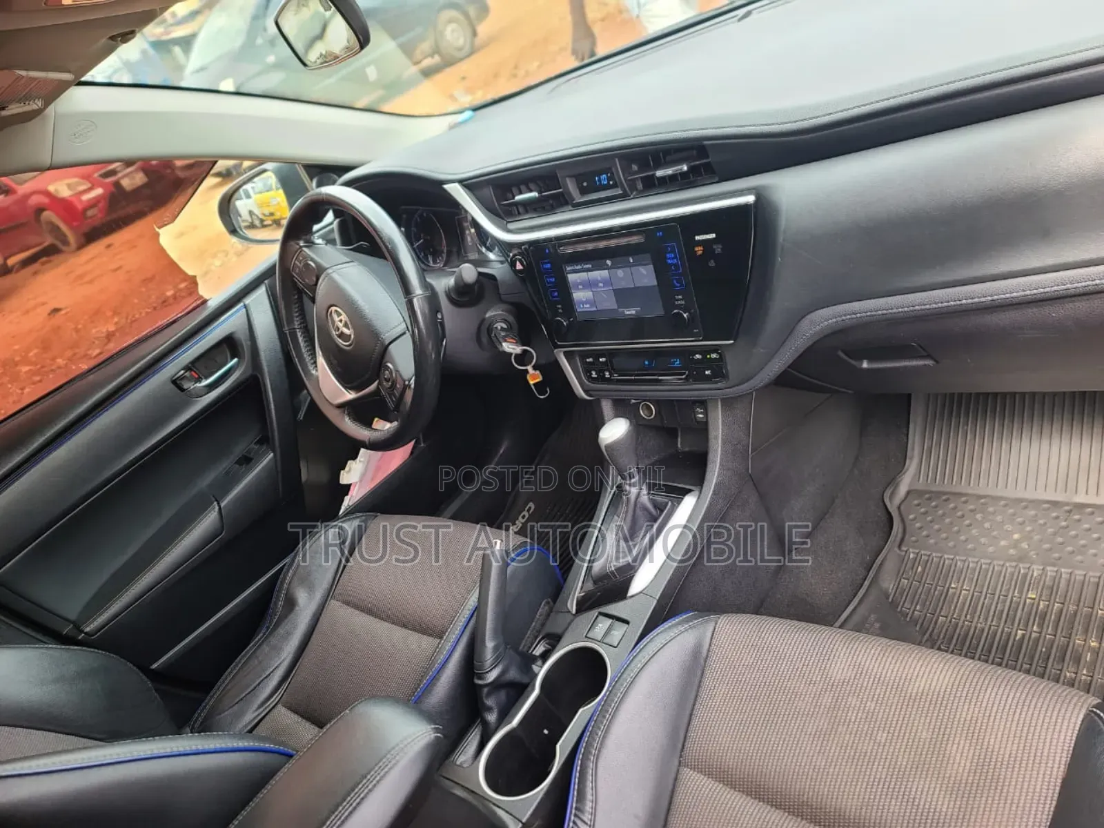 Toyota Corolla SE 4dr Sedan (1.8L 4cyl CVT) 2017 Gray
