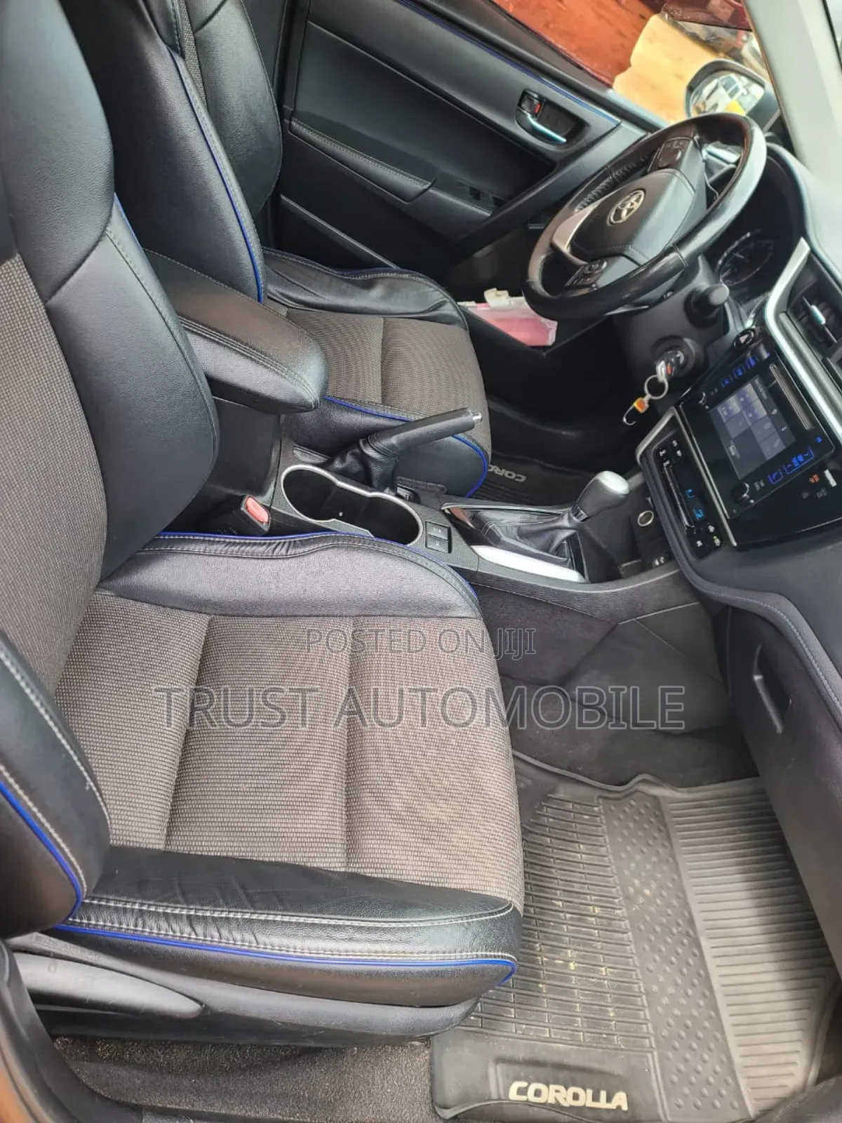 Toyota Corolla SE 4dr Sedan (1.8L 4cyl CVT) 2017 Gray