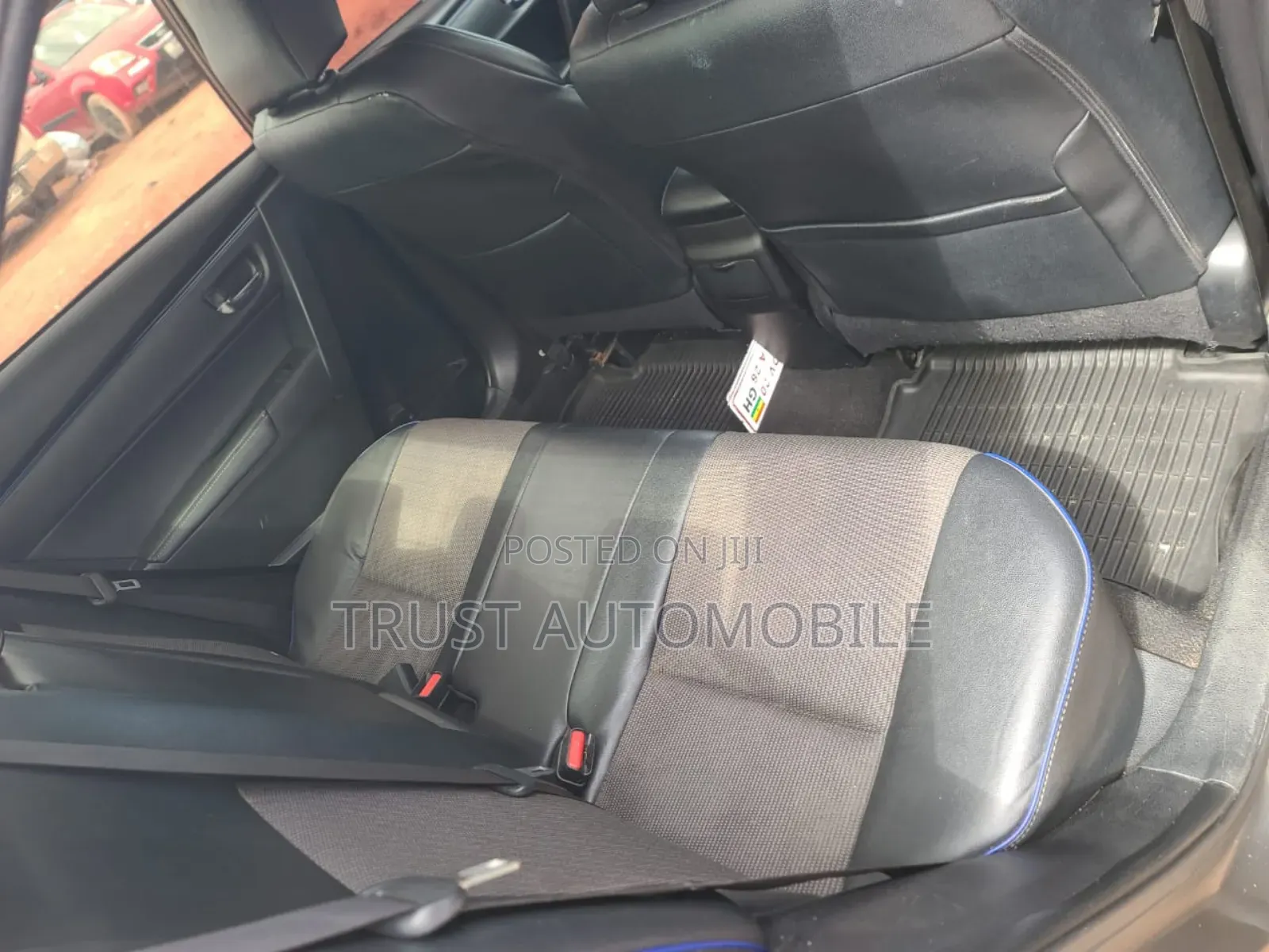 Toyota Corolla SE 4dr Sedan (1.8L 4cyl CVT) 2017 Gray