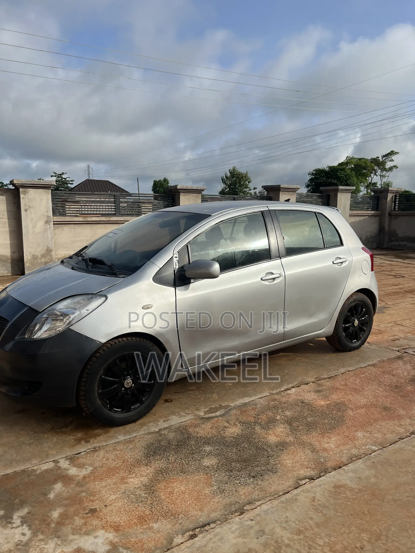 Toyota Vitz 1.5 FWD 3dr 2010 Silver