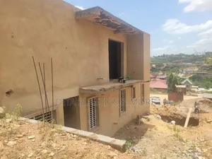 5bdrm House in Accra Metropolitan for sale