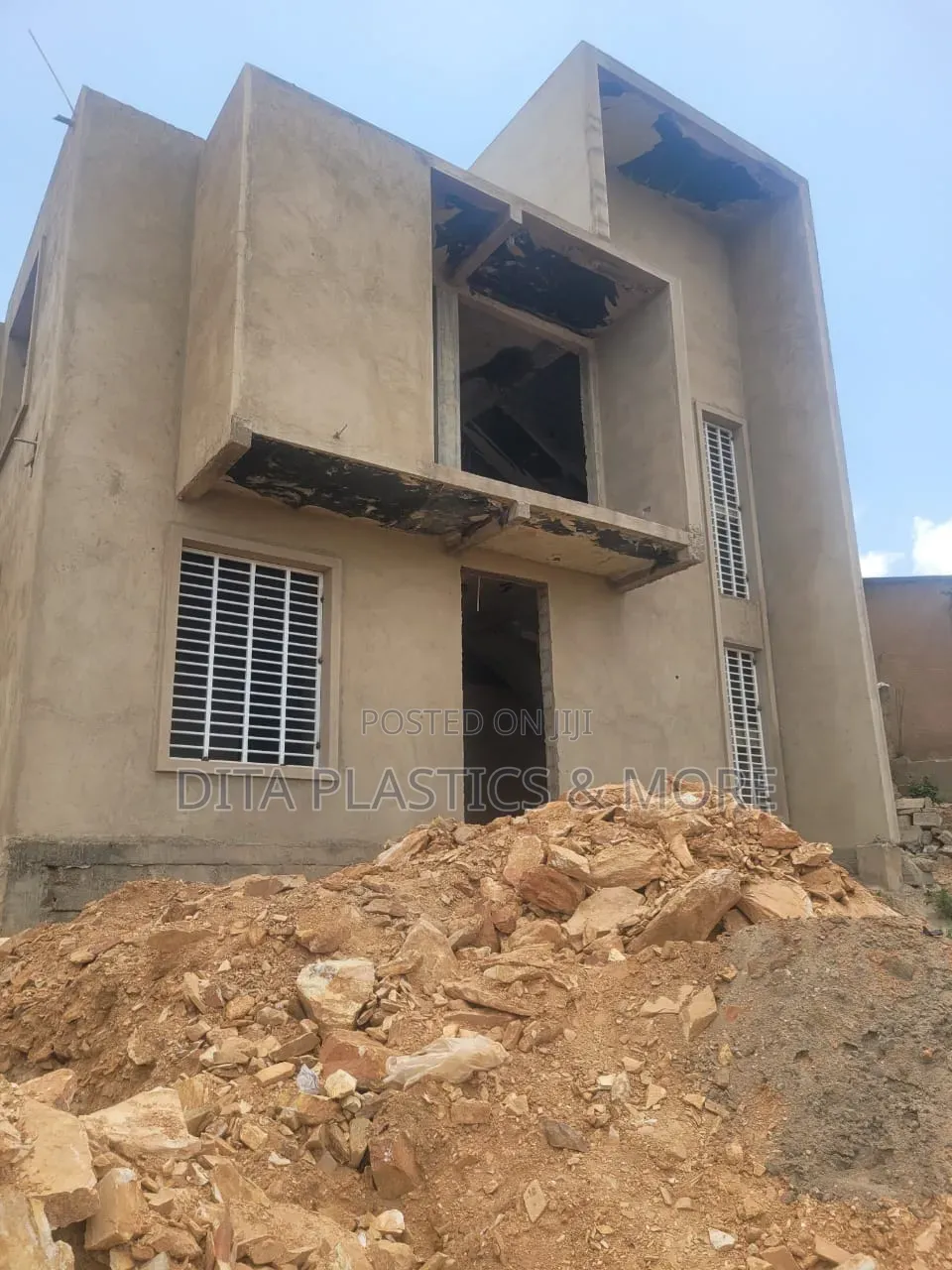 5bdrm House in Accra Metropolitan for sale