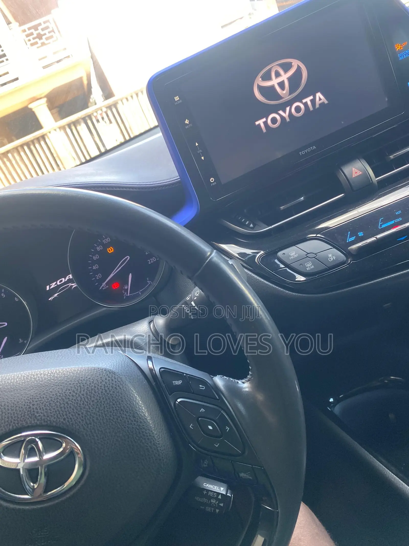 Toyota C-HR XLE Prermium FWD (2.0L 4cyl 2AM) 2018 Silver