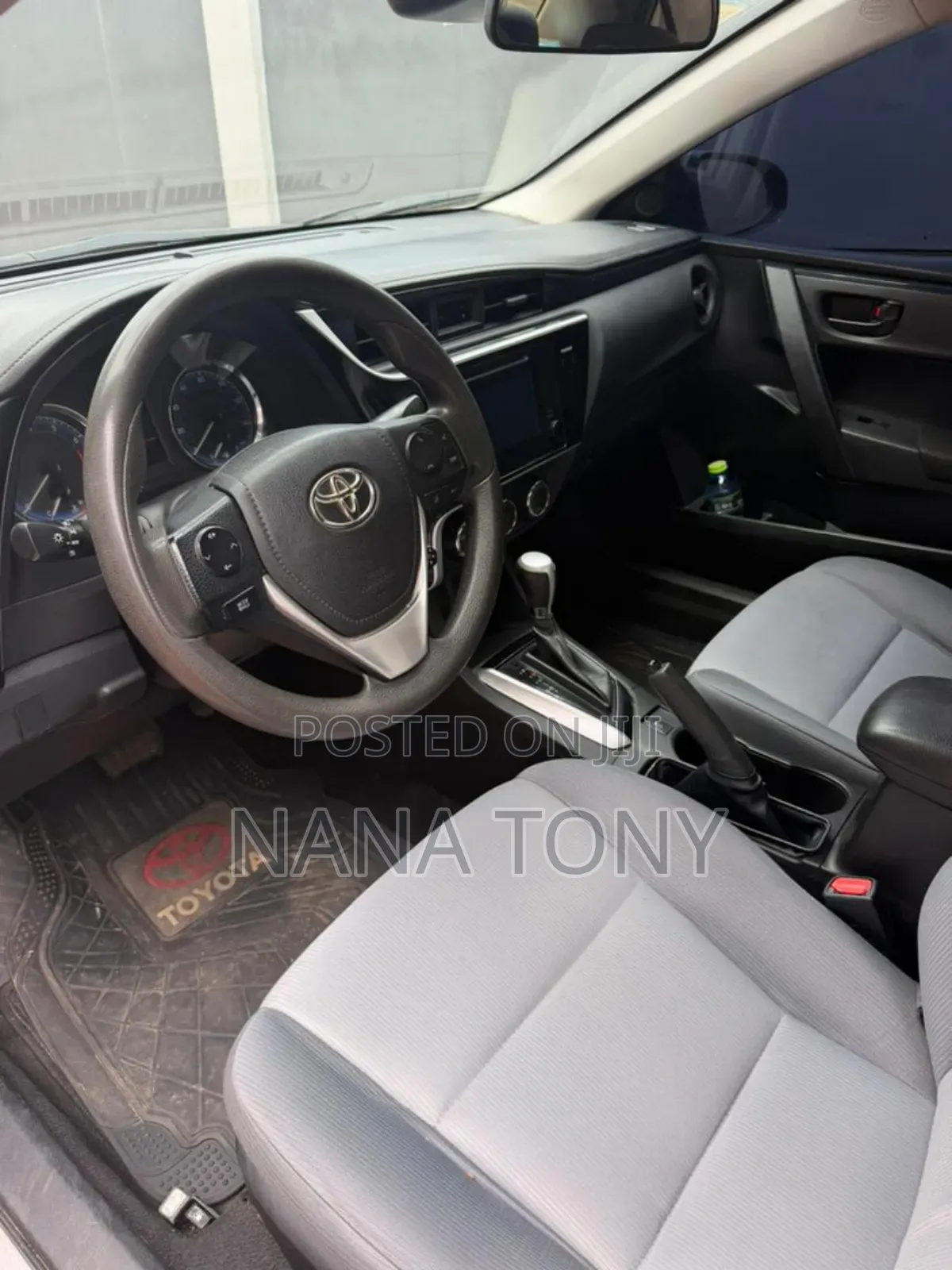 Toyota Corolla LE 4dr Sedan (1.8L 4cyl CVT) 2017 Silver