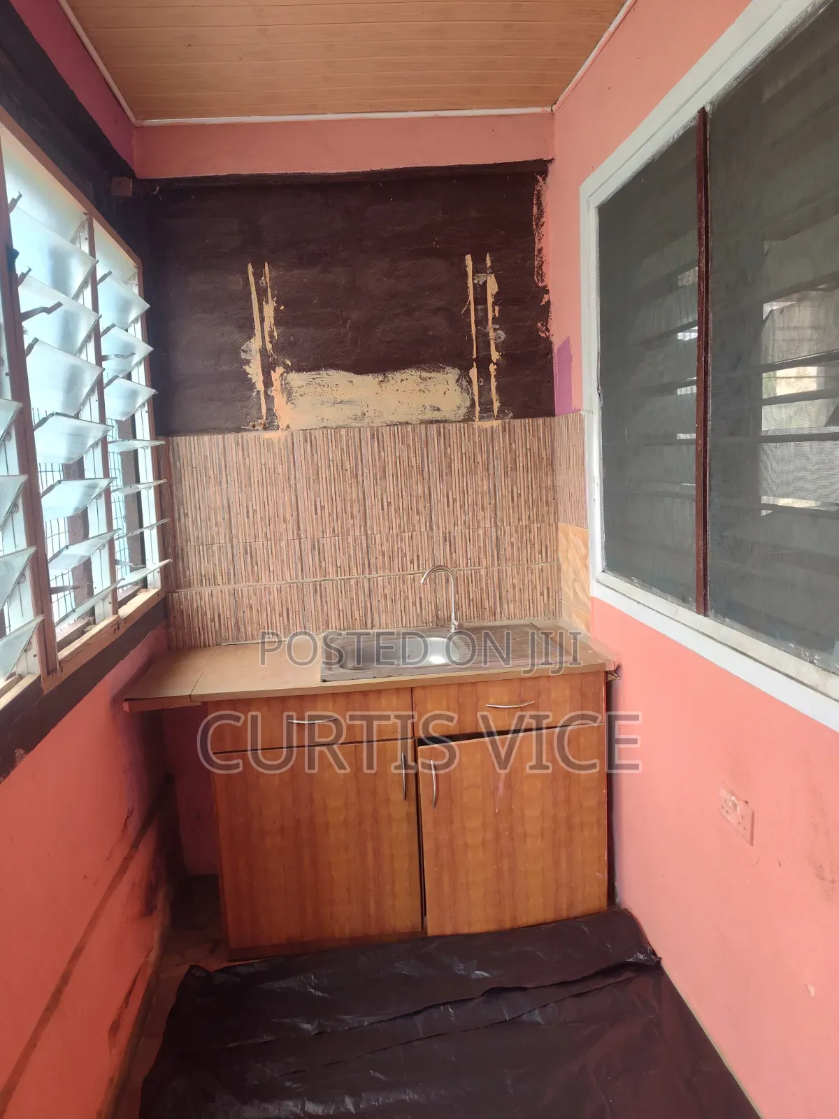 1bdrm Room & Parlour in Curtis'S Estate, Mallam for rent